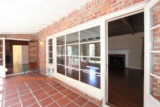 2373 Leimert Blvd in Oakland, CA - Building Photo - Building Photo