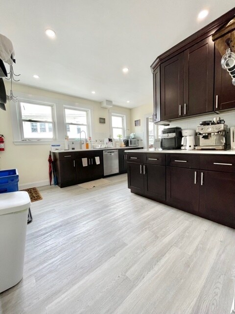 43 Nottinghill Rd, Unit 1 in Boston, MA - Building Photo - Building Photo