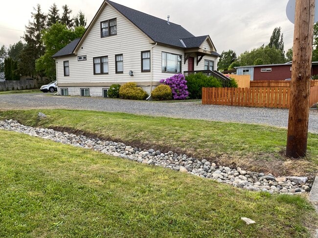 2701 Woburn St in Bellingham, WA - Building Photo - Building Photo