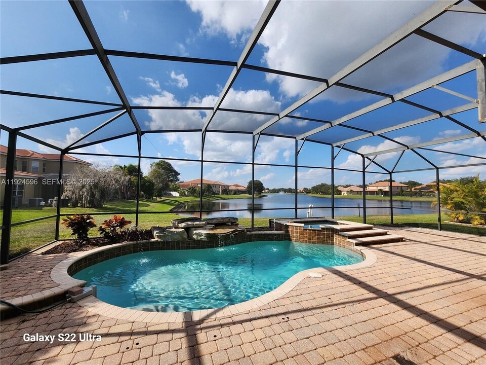 2802 Quiet Water Trail in Kissimmee, FL - Building Photo