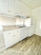 10537 Rose Ave, Unit 5A in Los Angeles, CA - Building Photo - Building Photo