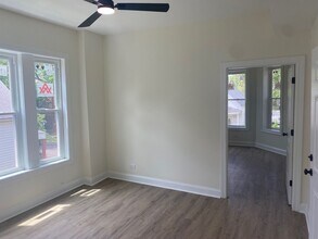 7037 S Elizabeth St in Chicago, IL - Building Photo - Building Photo