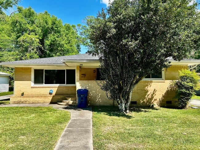 property at 308 S Royal St