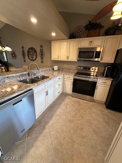 13094 Cross Creek Ct
