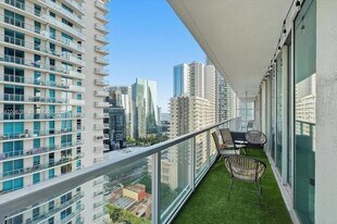 1111 SW 1st Ave, Unit 2420-N in Miami, FL - Building Photo