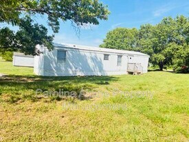 3822 Towery Rd in Shelby, NC - Building Photo