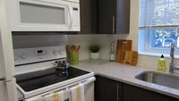 Leverington Court Apartments photo'