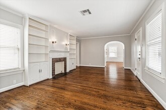 2315 Swift Blvd in Houston, TX - Foto de edificio - Building Photo