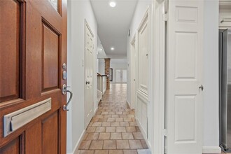 17 Alpine Ct in Bellaire, TX - Building Photo - Building Photo