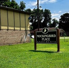 Mockingbird Place Apartments in Hooks, TX - Foto de edificio - Building Photo