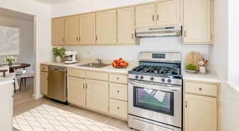 Stony Run at the Stockade Apartments in Kingston, NY - Building Photo