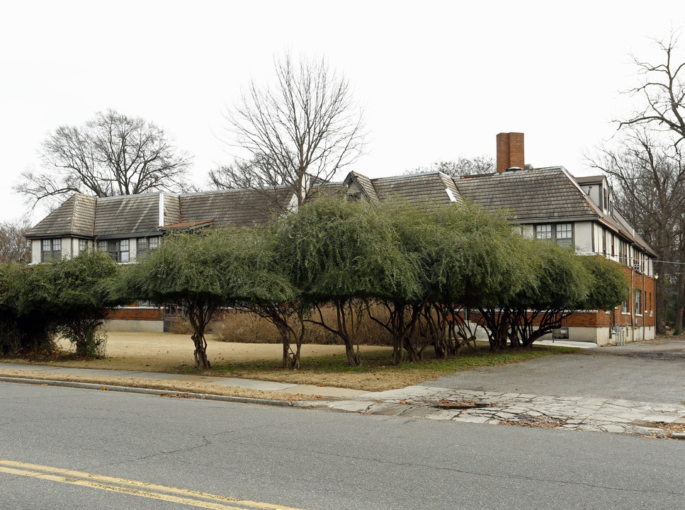 Tudor Mansion in Memphis, TN - Building Photo