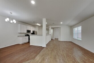 10414 Falling River Dr in Houston, TX - Building Photo - Building Photo