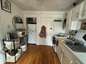 219 Washington St, Unit 11 in Winchester, MA - Building Photo - Building Photo