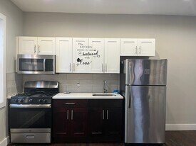 5 Whitman Ave, Unit 2R in Jersey City, NJ - Building Photo