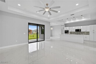 801 Douglas Ave N in Lehigh Acres, FL - Building Photo - Building Photo