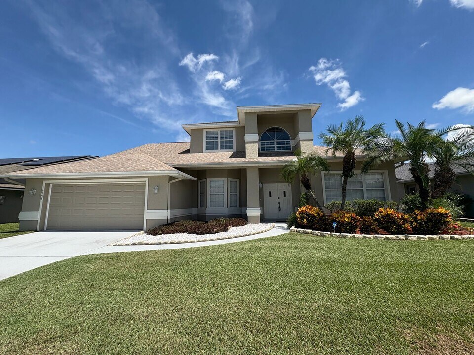 14793 Lone Eagle Dr in Orlando, FL - Foto de edificio