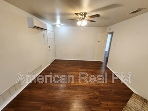 2750 Sunset Strip Dr in Glenn Heights, TX - Foto de edificio - Building Photo