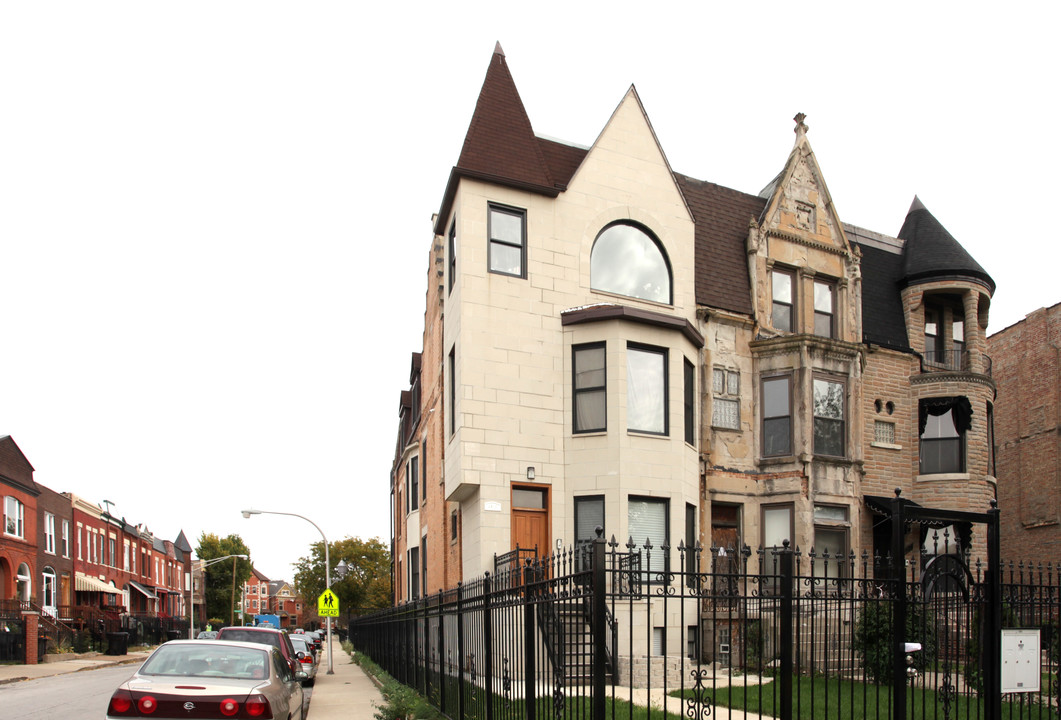 4419 S Greenwood Ave in Chicago, IL - Building Photo