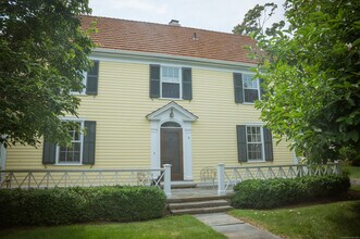 6 Selden Ave in Branford, CT - Building Photo - Building Photo