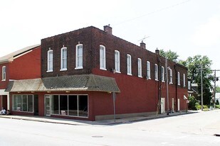 1318 W Main St in Belleville, IL - Building Photo