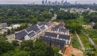 333 Rozzells Cir in Charlotte, NC - Building Photo