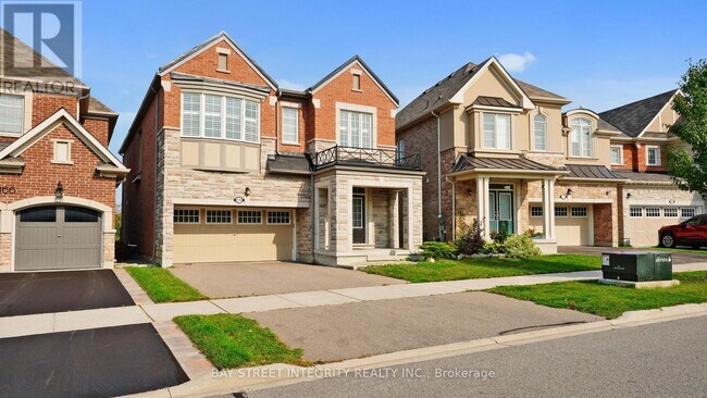 170 Baber Cres in Aurora, ON - Building Photo - Building Photo