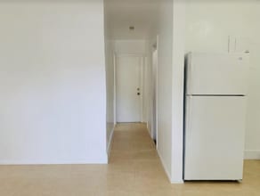 691 NE 86th St in Miami, FL - Foto de edificio - Building Photo