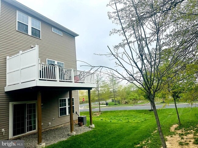 property at 1746 Beacon Ln