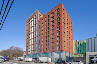 The Peninsula in Bronx, NY - Foto de edificio - Building Photo