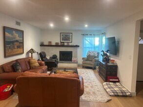 545 Thumbelina Dr in Buellton, CA - Building Photo - Building Photo