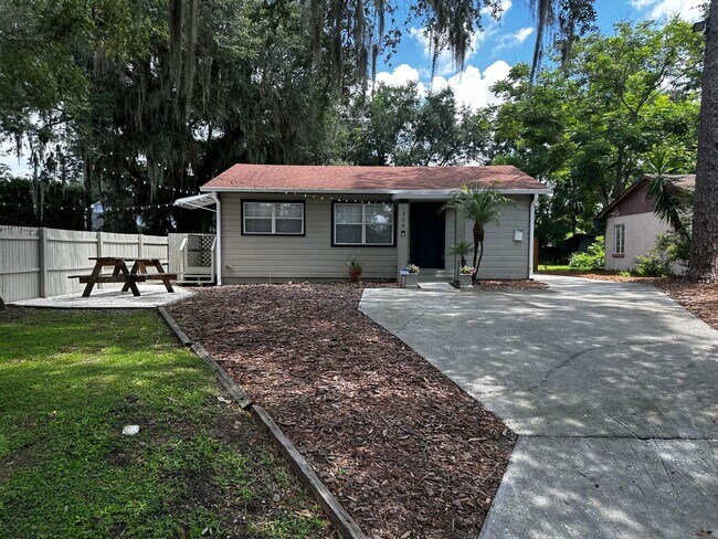 property at 1309 E Harding St