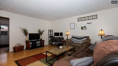 105 E Lincoln St in Normal, IL - Building Photo - Building Photo