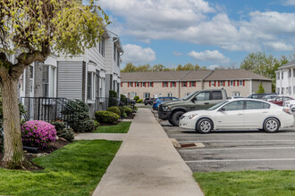 Clearview Heights Condominiums in Chicopee, MA - Building Photo - Building Photo