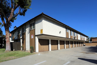 855 N Lemon St in Orange, CA - Building Photo - Building Photo