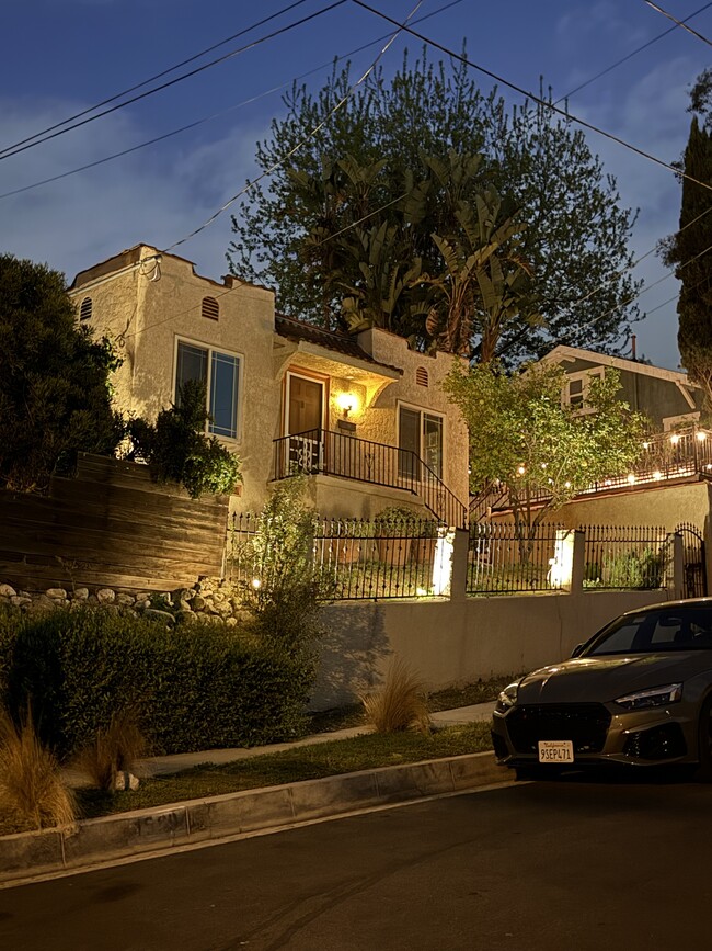 property at 1585 Curran St