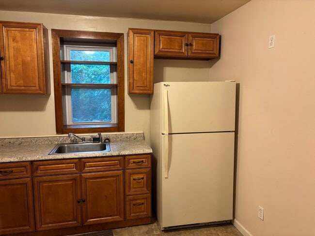 41 Lincoln Ave, Unit 1 in Danbury, CT - Foto de edificio - Building Photo