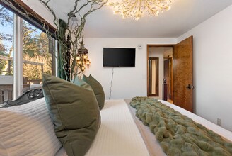 16305 NE Fargo Ct in Portland, OR - Building Photo - Building Photo