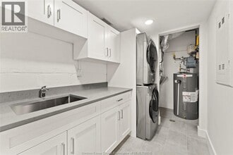 247 Brock St in Amherstburg, ON - Building Photo - Building Photo