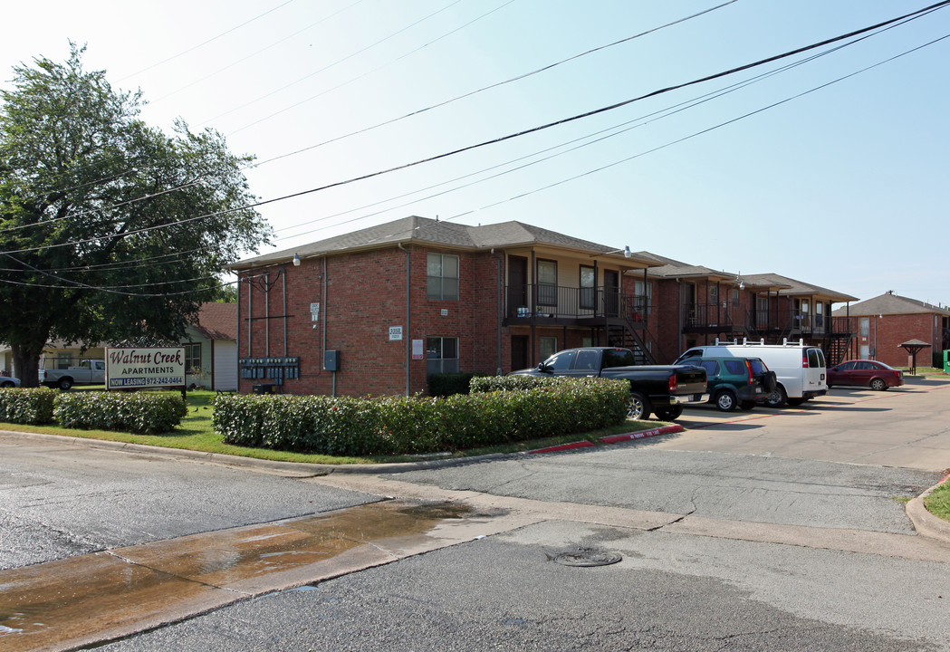 Walnut Creek Apartments in Carrollton, TX - Building Photo