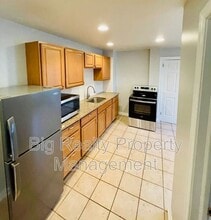 235 E Main St in Lansdale, PA - Foto de edificio - Building Photo
