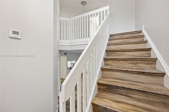 9239 W Sunrise Blvd in Plantation, FL - Building Photo - Building Photo