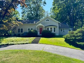 153 Black Rock Tpke in Redding, CT - Building Photo