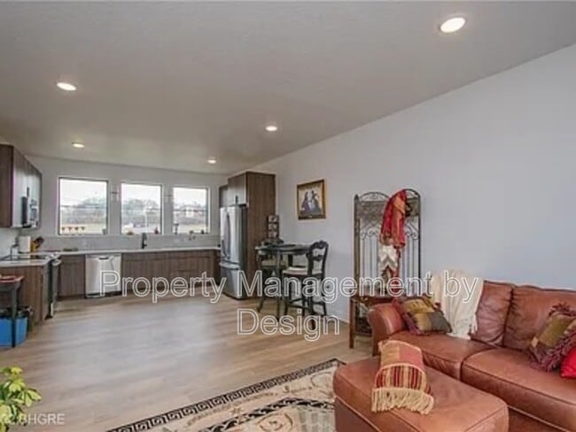 1371 Keosauqua Way in Des Moines, IA - Building Photo - Building Photo
