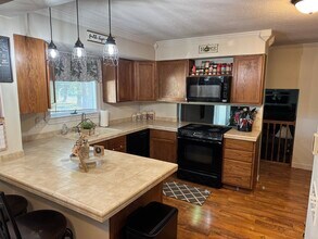 1812 Lakeview Dr in Newark, OH - Foto de edificio - Building Photo