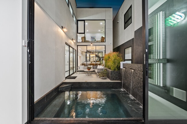 838 California Ave in Los Angeles, CA - Building Photo - Building Photo