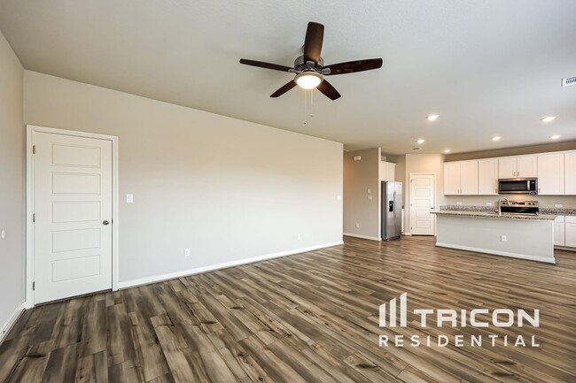13511 Paxton Blvd in Saint Hedwig, TX - Building Photo - Building Photo