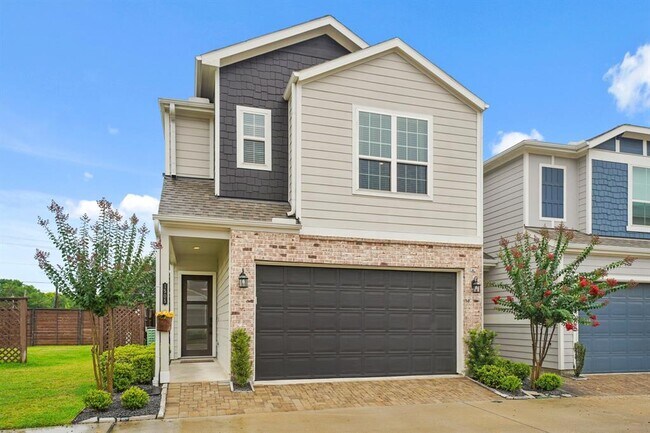 1505 Canter Bayou Way