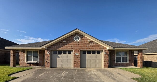 5004 Heather Ln