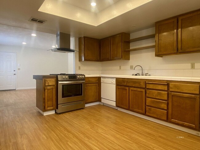 1005 W Atkins Ave in Ridgecrest, CA - Building Photo - Building Photo